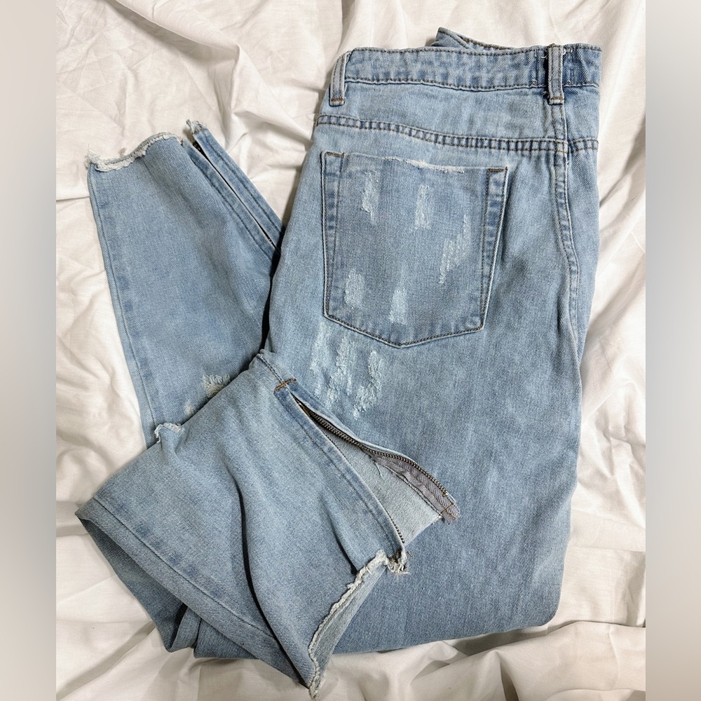 Princess Polly Light Wash Distressed Jeans